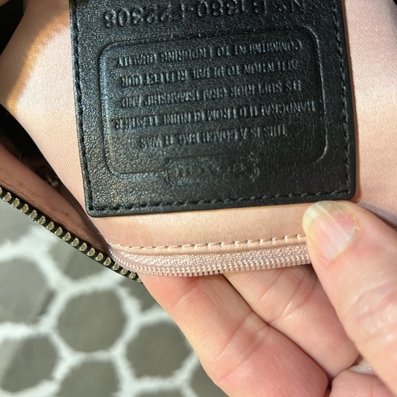 Coach Black Crossbody Bag with Adjustable Strap and Flap Closure - Picture 14 of 16